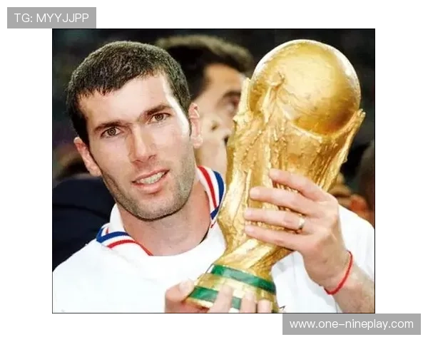 足球界抖音球星盘点 快速崛起的年轻才俊与粉丝互动魅力解析